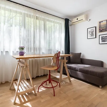 Zion I Studio Near Cismigiu Park Apartment *