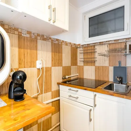 Zion I Studio Near Cismigiu Park Apartment Bucharest